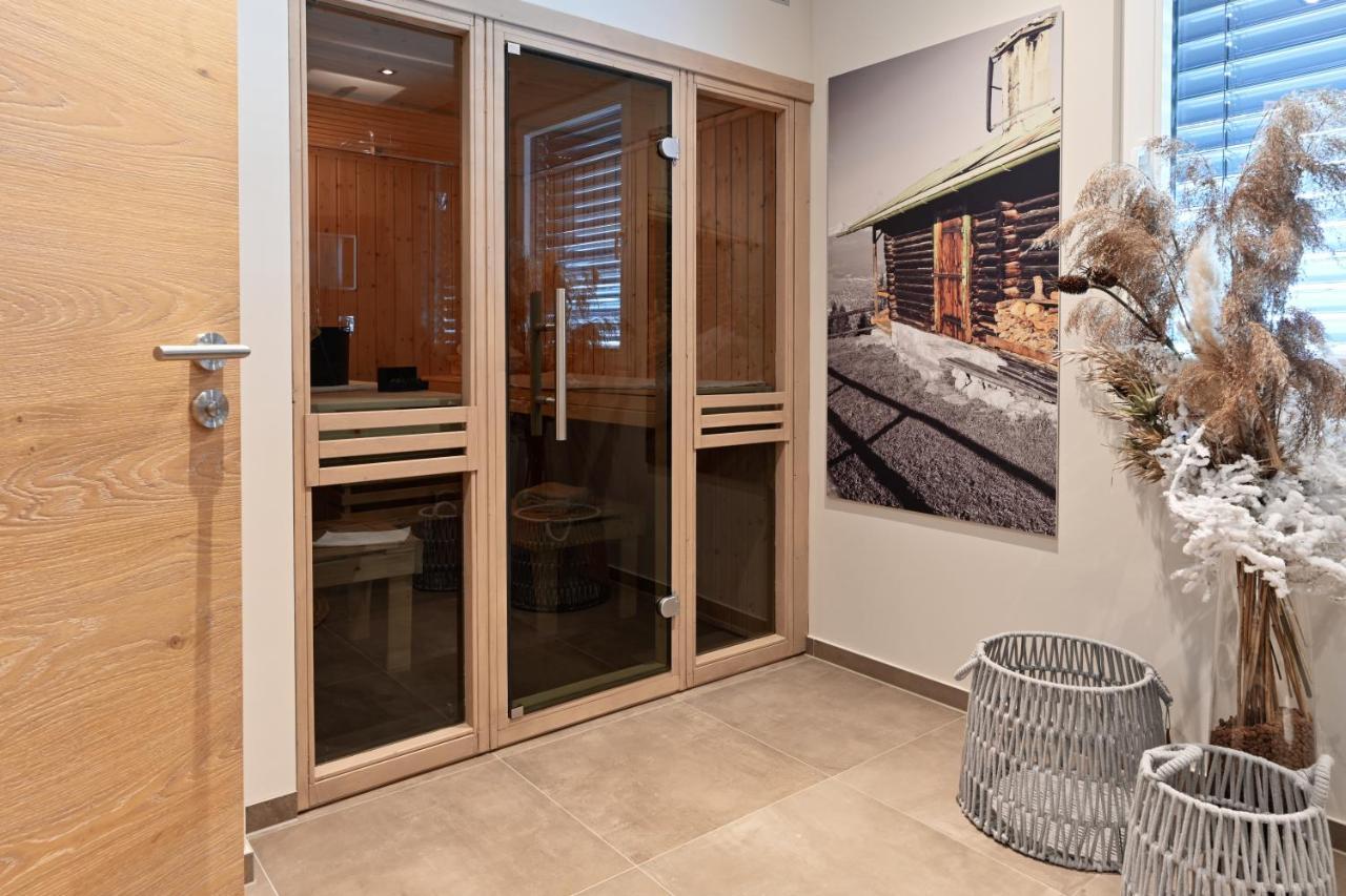 Boutique Chalets Alpi - Private Sauna & Cinema 加爾米施-帕滕基興 外观 照片