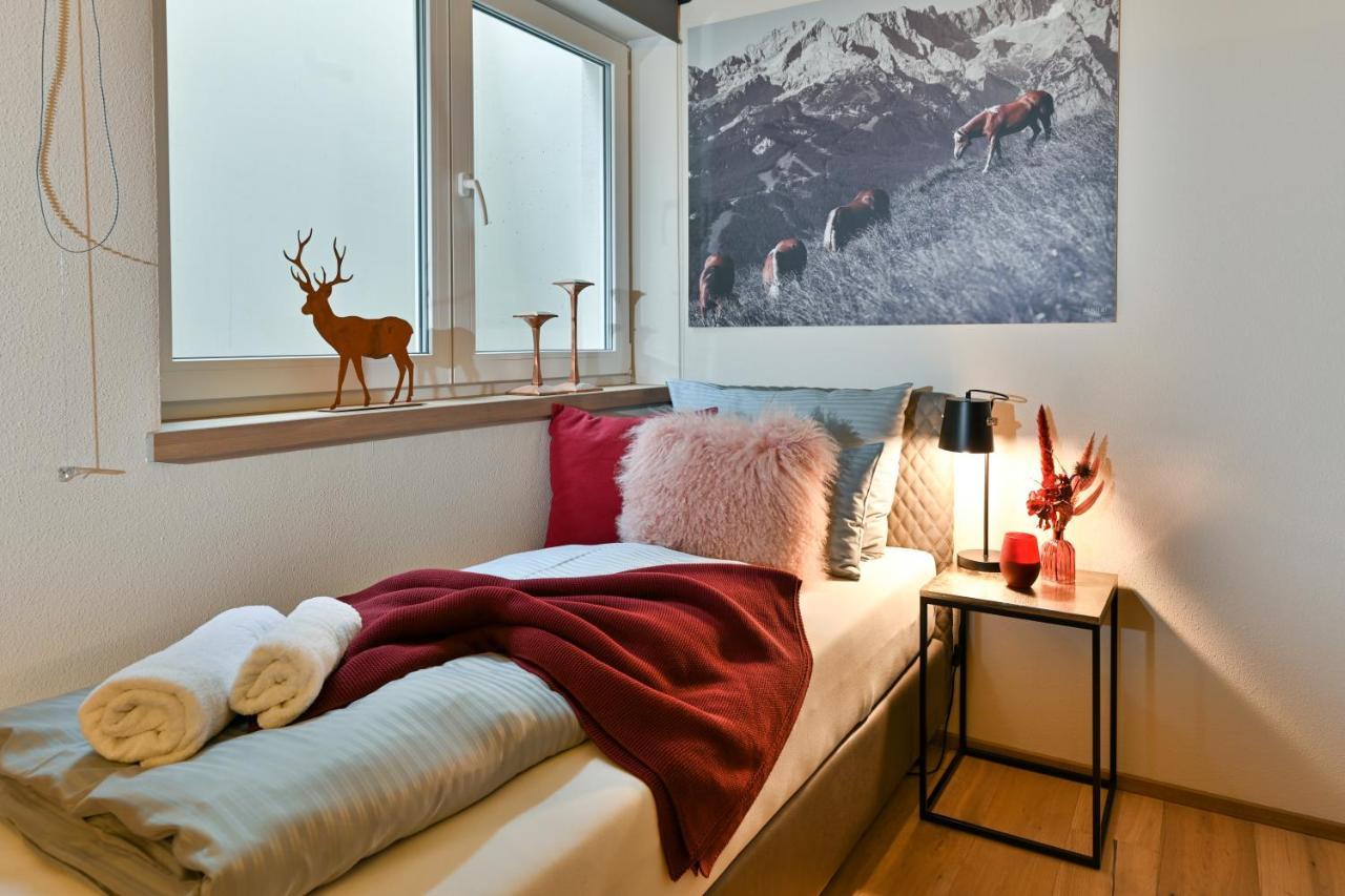 Boutique Chalets Alpi - Private Sauna & Cinema 加爾米施-帕滕基興 外观 照片