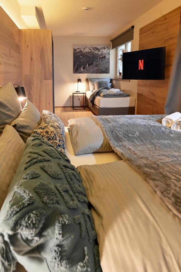Boutique Chalets Alpi - Private Sauna & Cinema 加爾米施-帕滕基興 外观 照片