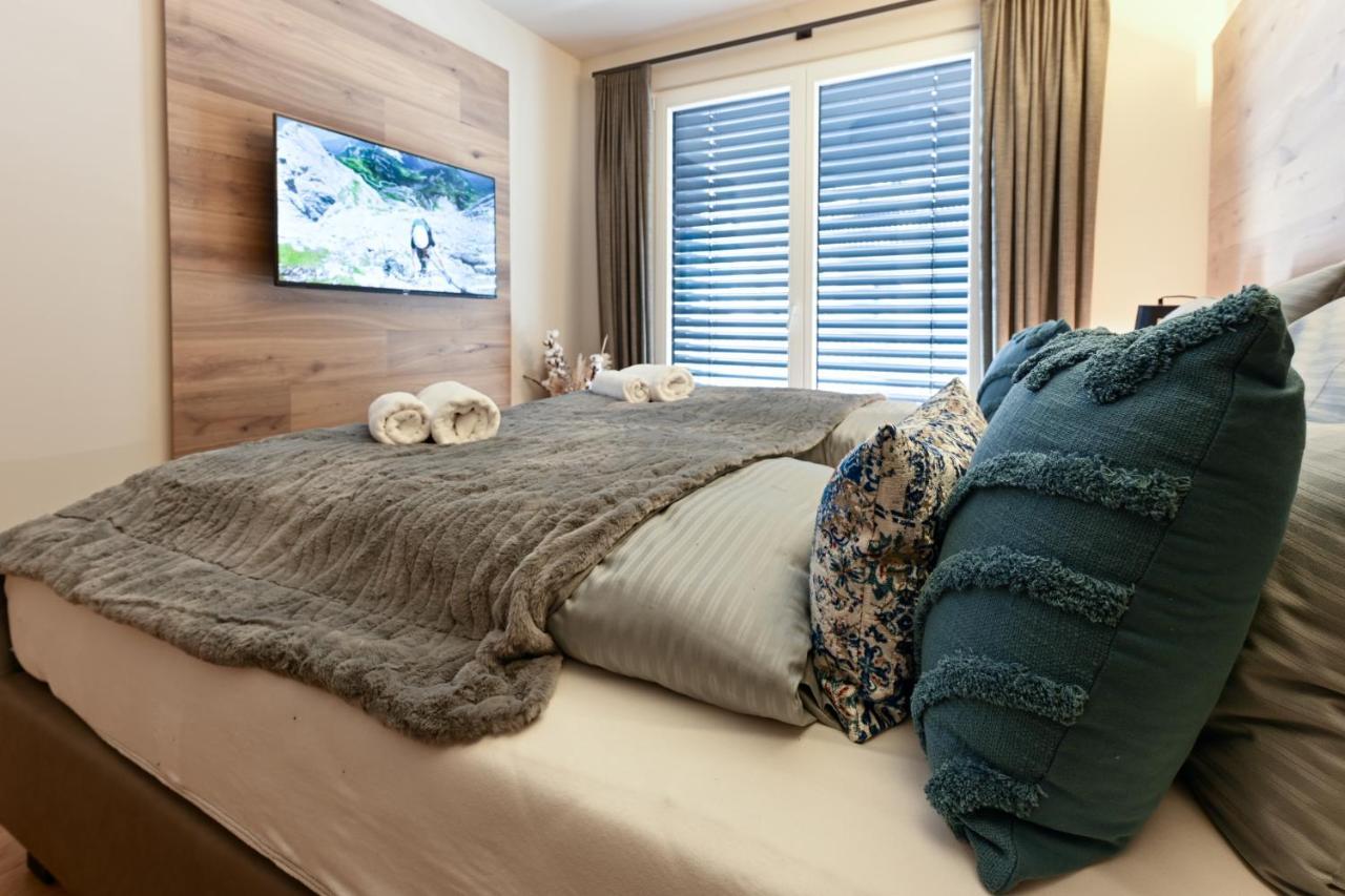 Boutique Chalets Alpi - Private Sauna & Cinema 加爾米施-帕滕基興 外观 照片