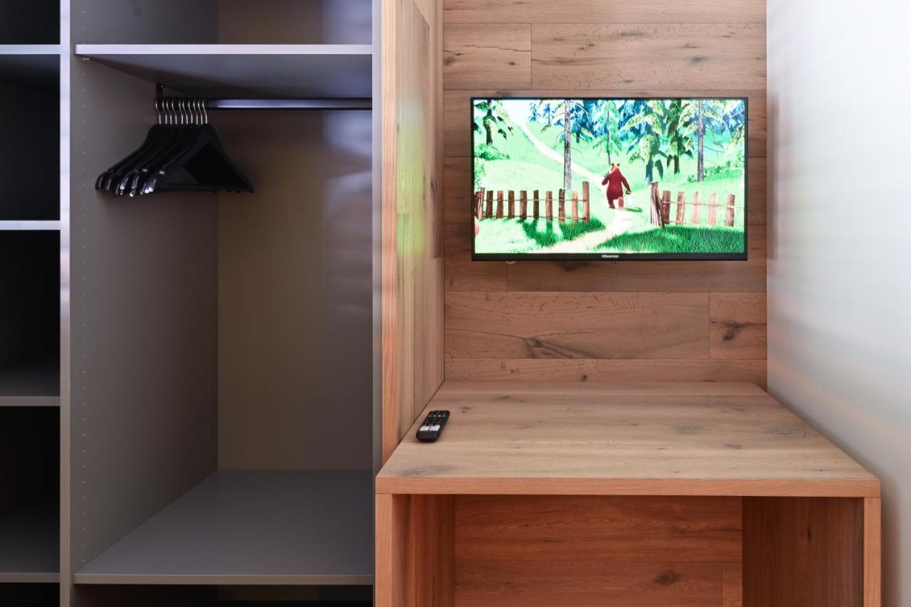 Boutique Chalets Alpi - Private Sauna & Cinema 加爾米施-帕滕基興 外观 照片