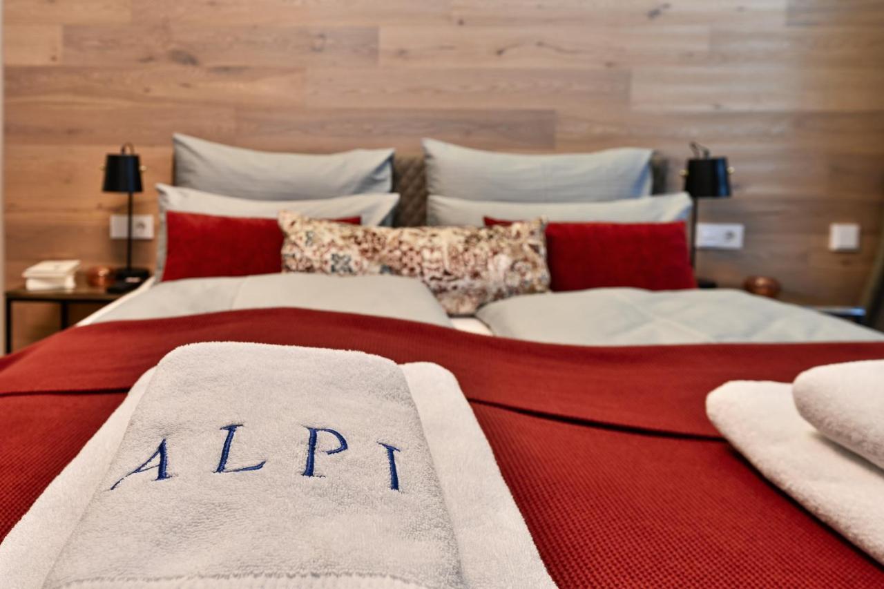Boutique Chalets Alpi - Private Sauna & Cinema 加爾米施-帕滕基興 外观 照片