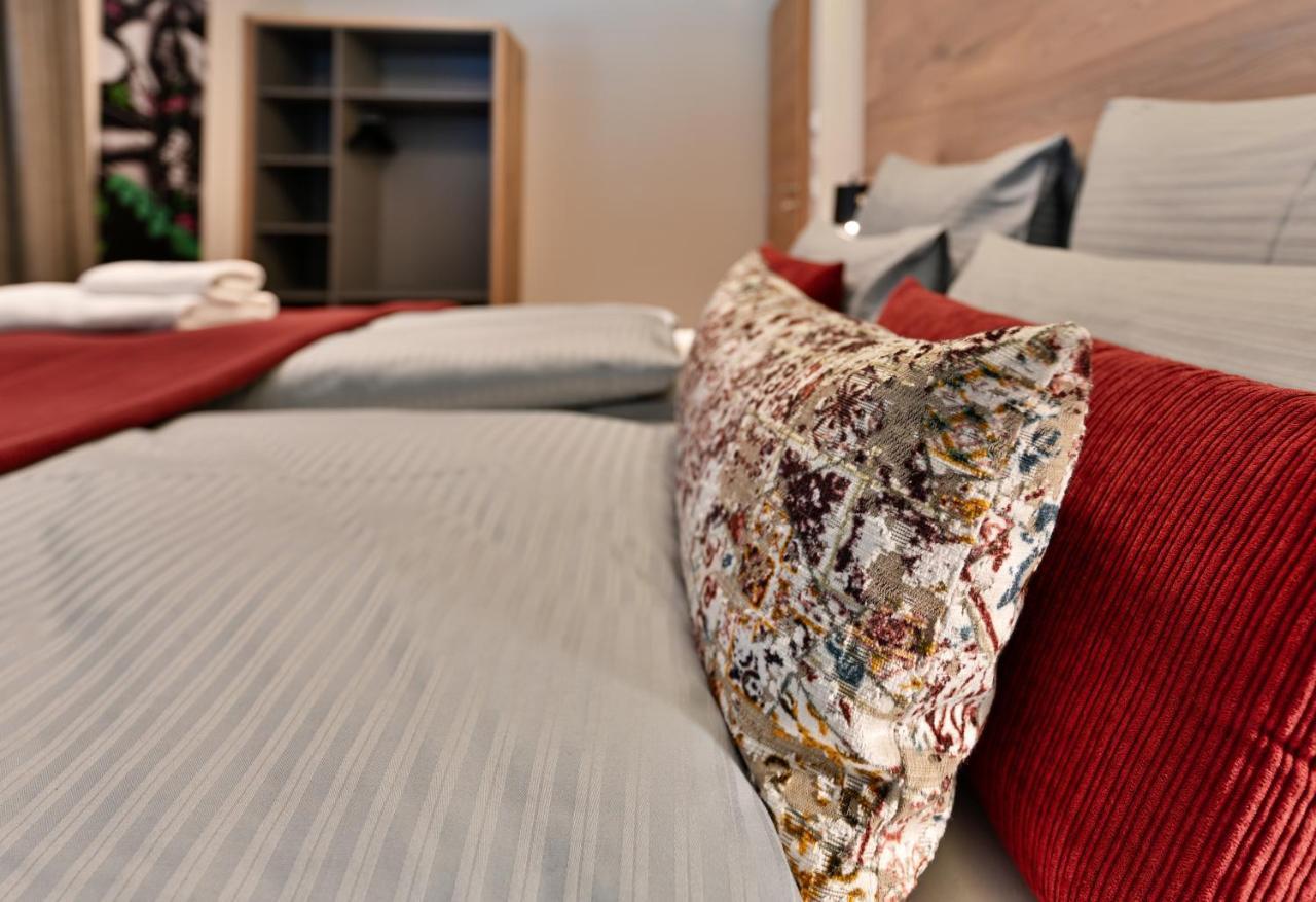 Boutique Chalets Alpi - Private Sauna & Cinema 加爾米施-帕滕基興 外观 照片