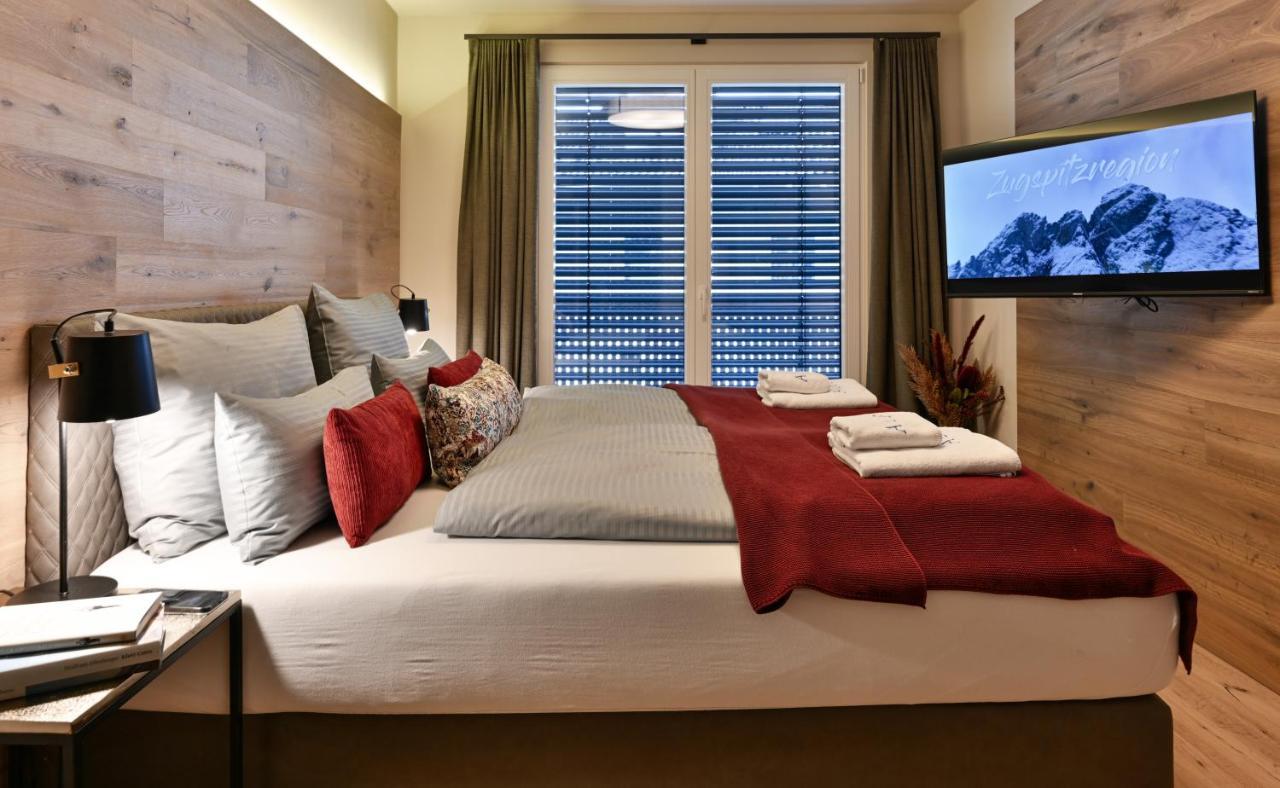 Boutique Chalets Alpi - Private Sauna & Cinema 加爾米施-帕滕基興 外观 照片