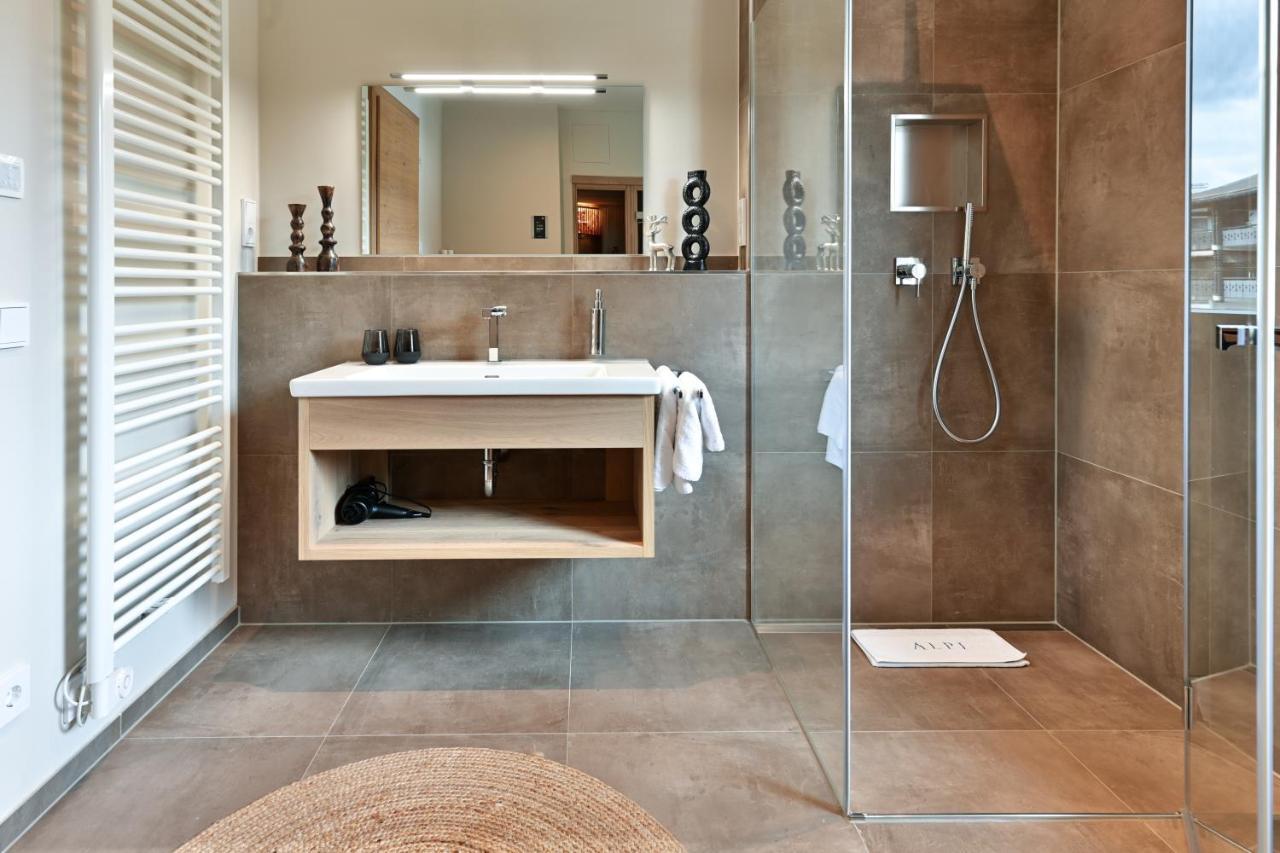 Boutique Chalets Alpi - Private Sauna & Cinema 加爾米施-帕滕基興 外观 照片