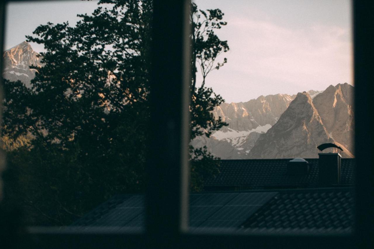 Boutique Chalets Alpi - Private Sauna & Cinema 加爾米施-帕滕基興 外观 照片