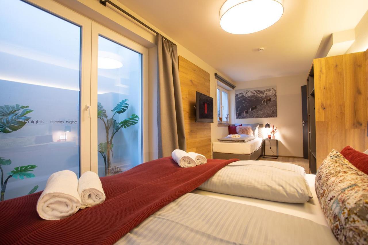 Boutique Chalets Alpi - Private Sauna & Cinema 加爾米施-帕滕基興 外观 照片